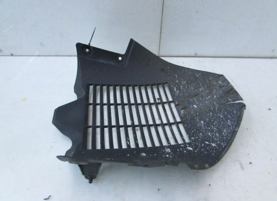 Cowl V shape under Suzuki Burgman 400