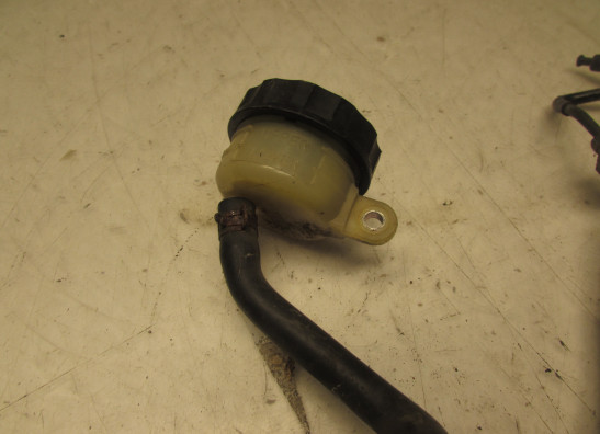 Rempomp achter Honda CBF 500