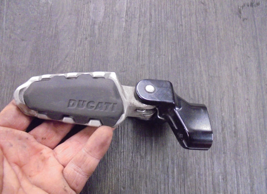 Schetsplaat links Ducati Scrambler Desert Sled