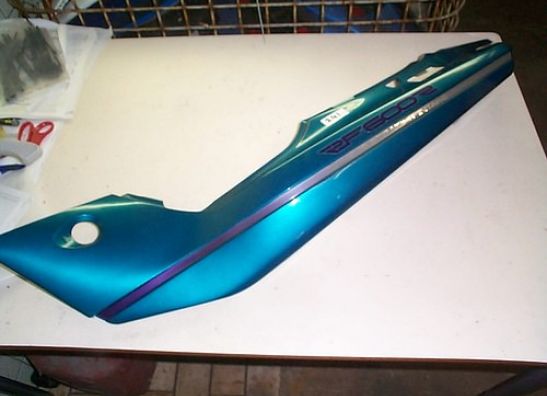 Cowl left rear Suzuki RF 600