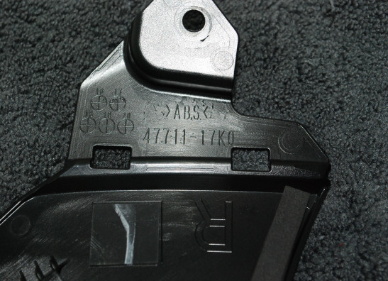 Cowl right small Suzuki GSX R 1000