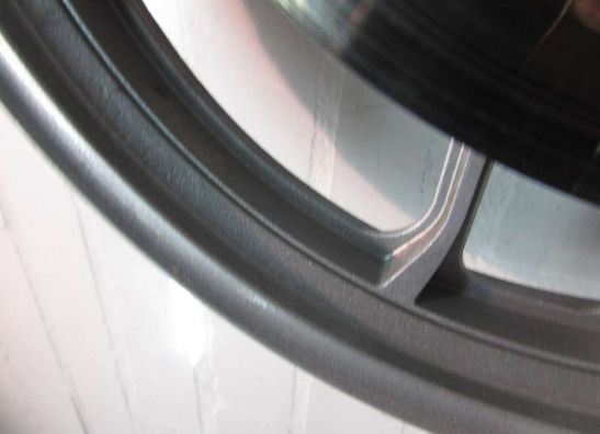 Voorwiel compleet Honda VF 700  750 C Magna