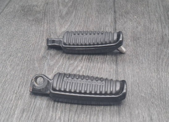 Voetsteun links Harley Davidson VRSCDX Night Rod Special