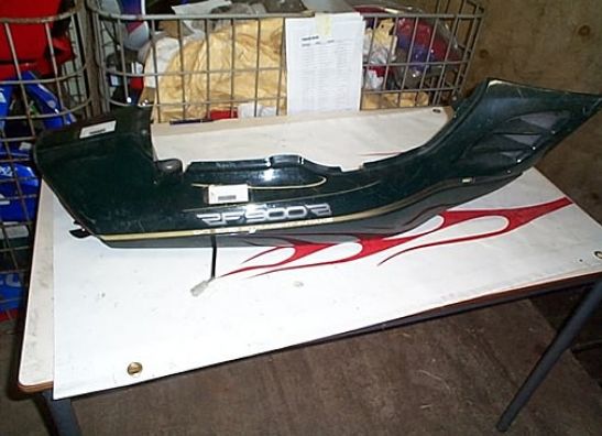 Rechter achterkant Suzuki RF 900