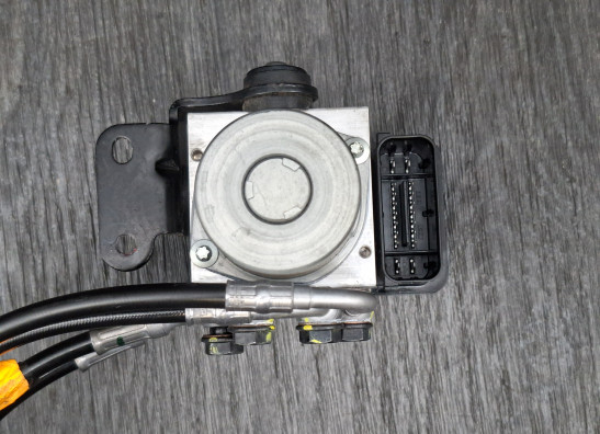 ABS pomp Ducati Hypermotard 950