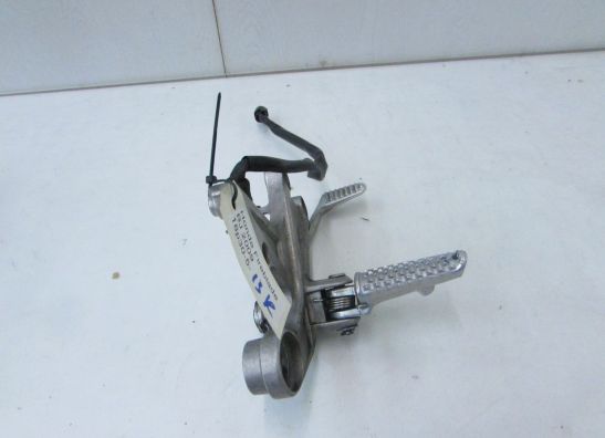 Fussrastetrager vorne rechts Honda CBR Fireblade