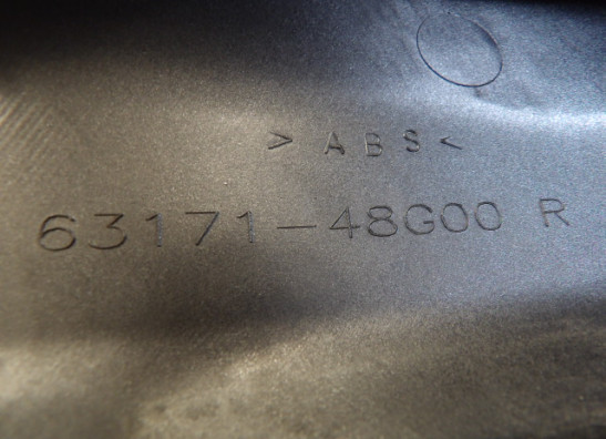 Cowl right small Suzuki M 1800 Intruder