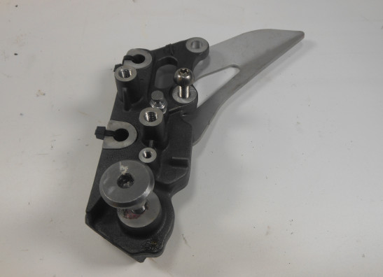 Main step holder right Triumph Speed Triple 1050 R