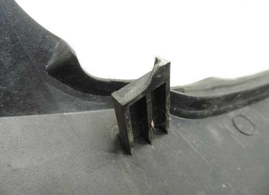 Cowl left rear Suzuki Burgman 400