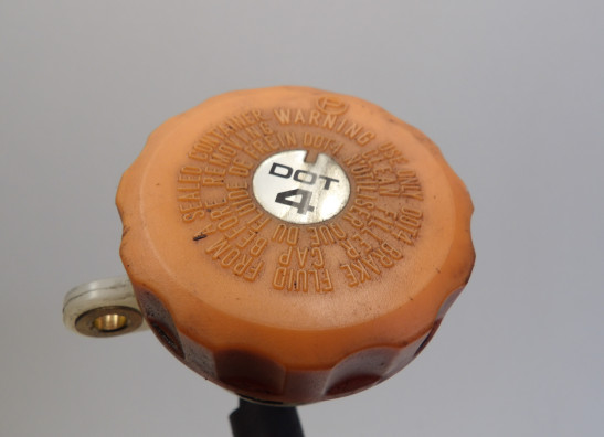 Rempomp achter Honda CBR 600 F