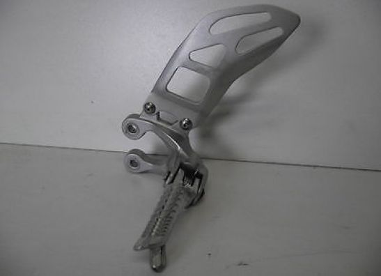 Main step holder left Suzuki GSX R 1000