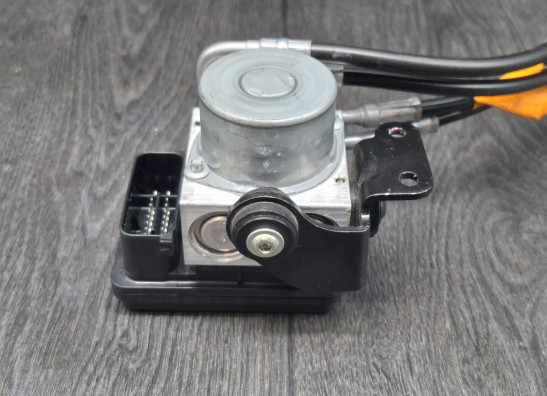 ABS pomp Ducati Hypermotard 950