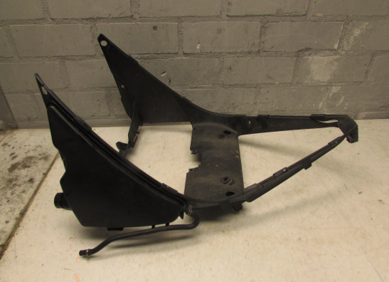 Cowl V shape under Ducati Panigale 1199