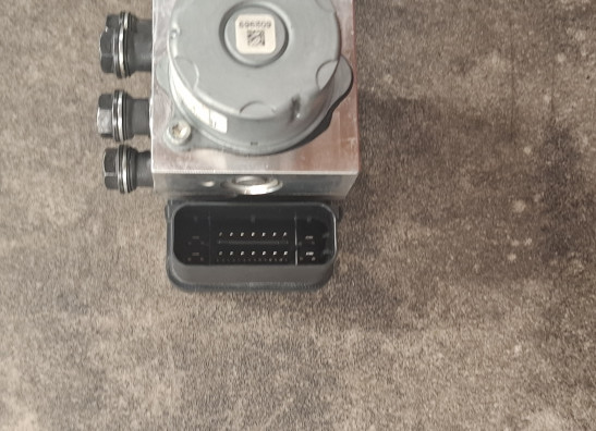 ABS pump Triumph Speed triple RS