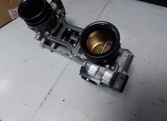 Gasklephuis Aprilia Shiver 750