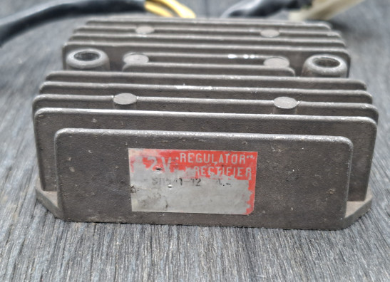 Regler Gleichrichter Honda VT 700 750