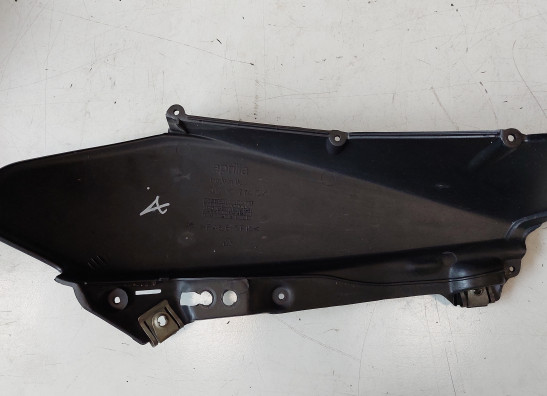 Rechter luchtbuis Aprilia RSV 1000