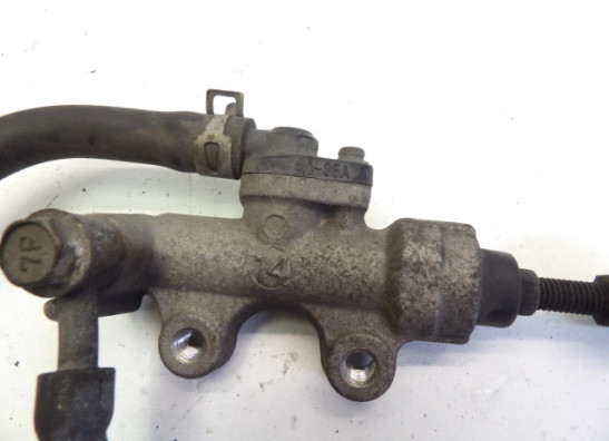 Rempomp achter Suzuki GSF 650 Bandit