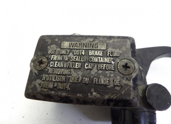 Front brake master cylinder  Kawasaki GPZ 900