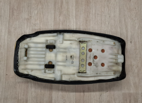 Zadel Honda VF 1000 F