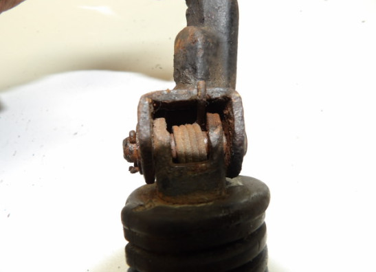 Voetsteun links Suzuki GS 400 E