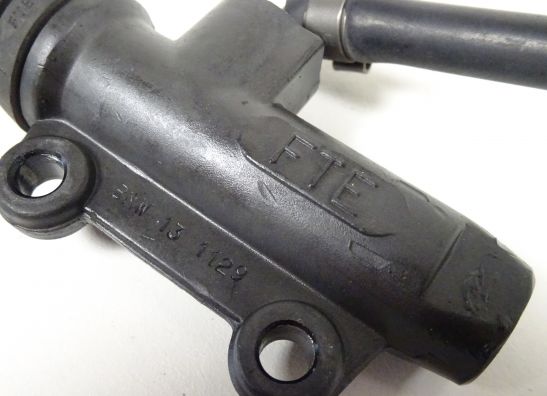 Rempomp achter BMW R 1150 GS