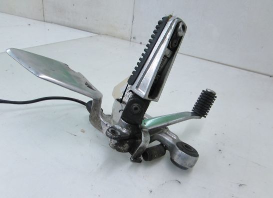 Main step holder right Yamaha FAZER 600