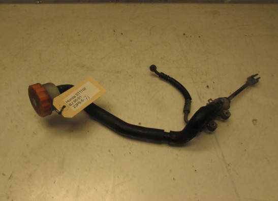 Rempomp achter Honda ST 1100 Pan European