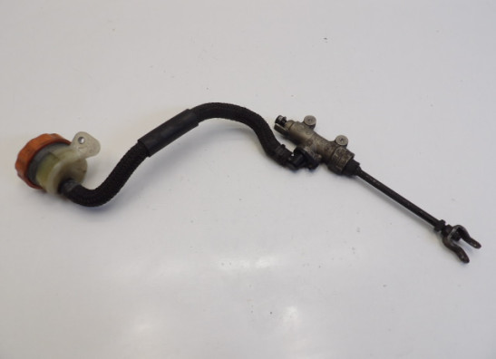 Rempomp achter Honda ST 1100 Pan European