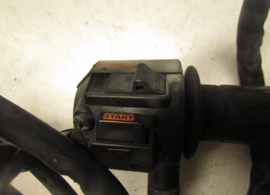 Handlebar switch assy right Honda CBR 1000 F