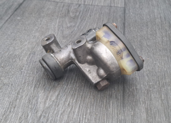 Front brake master cylinder  Yamaha XS 1100