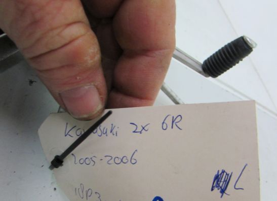 Fussrastetrager vorne links Yamaha YZF R1