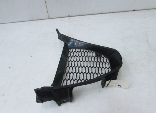 Cowl V shape under Suzuki GSX R 1000