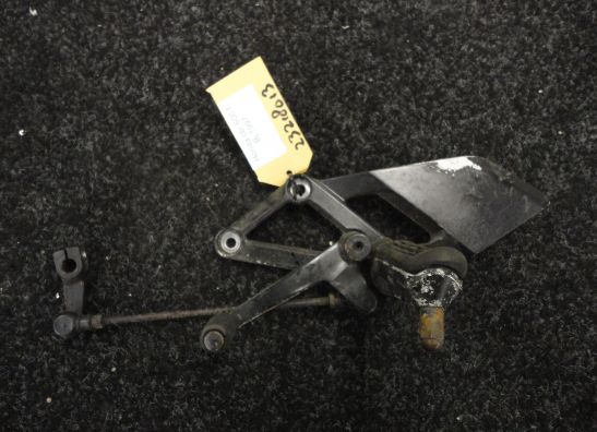 Fussrastetrager vorne links Honda CBR 600 F