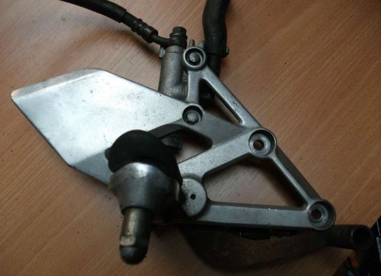 Fussrastetrager vorne rechts Honda CBR 600 F
