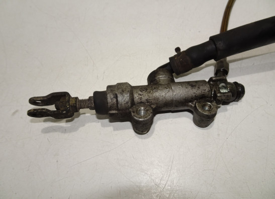 Rempomp achter Kawasaki ZZR 600