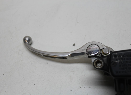 Rempomp achter Honda X-adventure 750