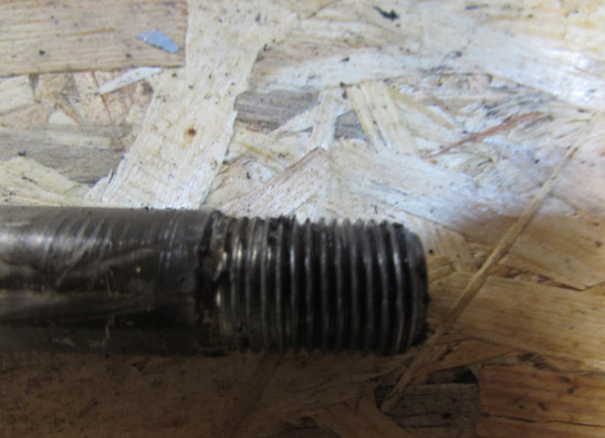 Hinterradachse Suzuki GSF 650 Bandit