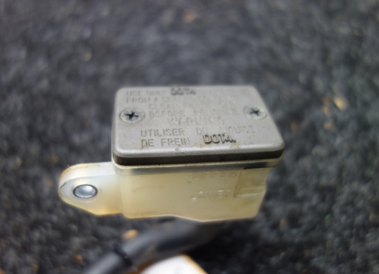 Rear brake master cylinder  Suzuki GSR 600