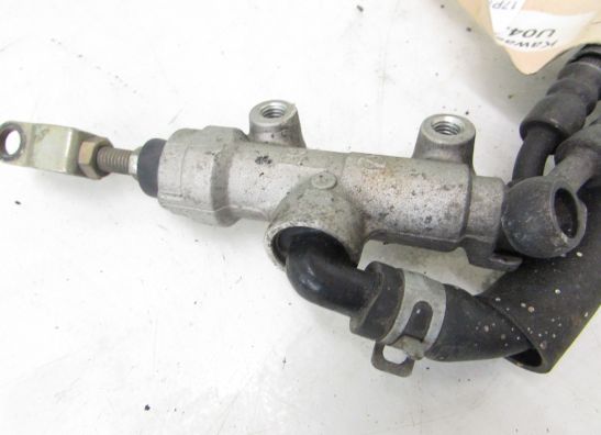 Rempomp achter Kawasaki ZZR 600