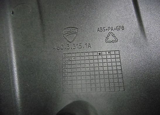 Rechter onderkuip Ducati Diavel