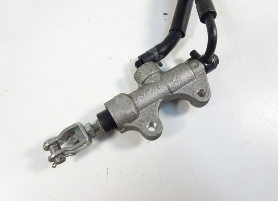 Rempomp achter Kawasaki ER 6