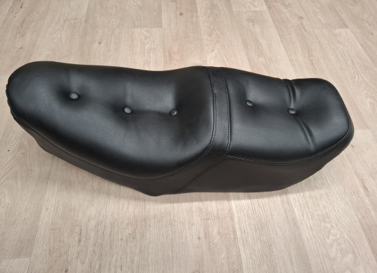 Zadel Suzuki GSX 250 L