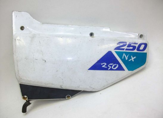 Seitenverkleidung links klein Honda NX 250 Dominator