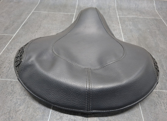 Zadel Harley Davidson FLSTSB Cross Bones
