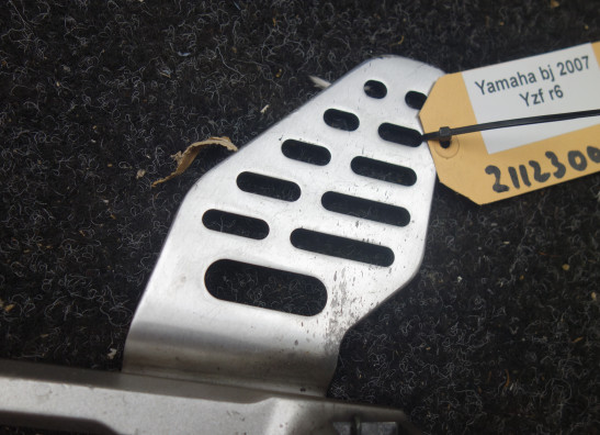Fussrastetrager vorne links Yamaha YZF R6