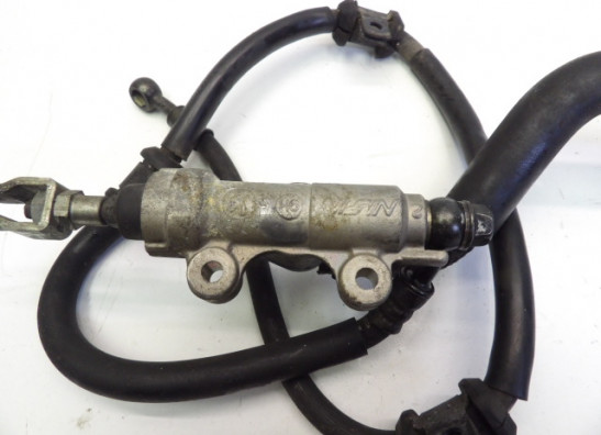 Rempomp achter Honda NTV 650