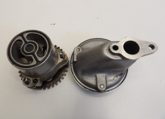 Oil pump Suzuki Gv 1400 cavalcade