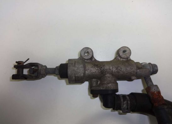 Rempomp achter Honda CBR 600 F