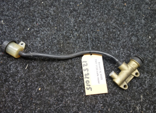 Rempomp achter Benelli TNT 1130 cafe racer 2004-2016